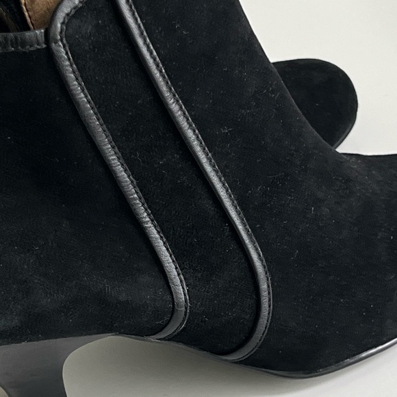 Sofft Black Suede Leather Side Zipper Ankle Boots Victorian Booties Size 9 W - Picture 3 of 16